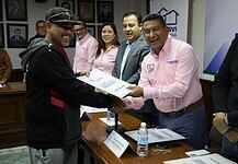 Coesvi entrega escrituras a familias de Delicias y fortalece su seguridad patrimonial