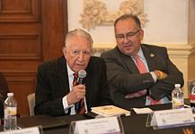 Presenta UACH libro “Anecdotario de la Abogacía”